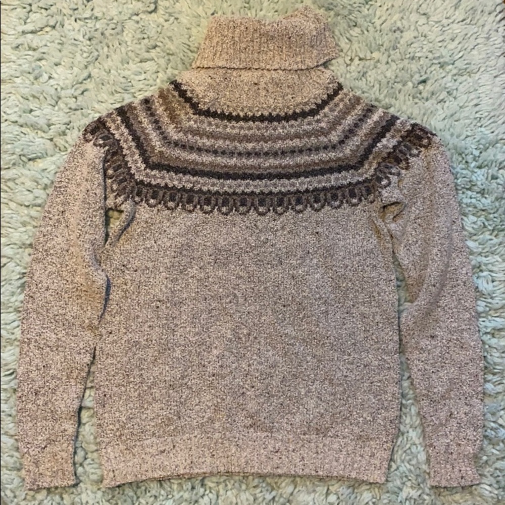 Columbia turtle neck sweater